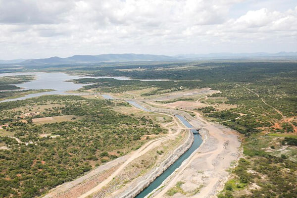 Região na qual é possível ver a transposição do Rio São Francisco, projeto elaborado com o objetivo de combater a seca no Nordeste.